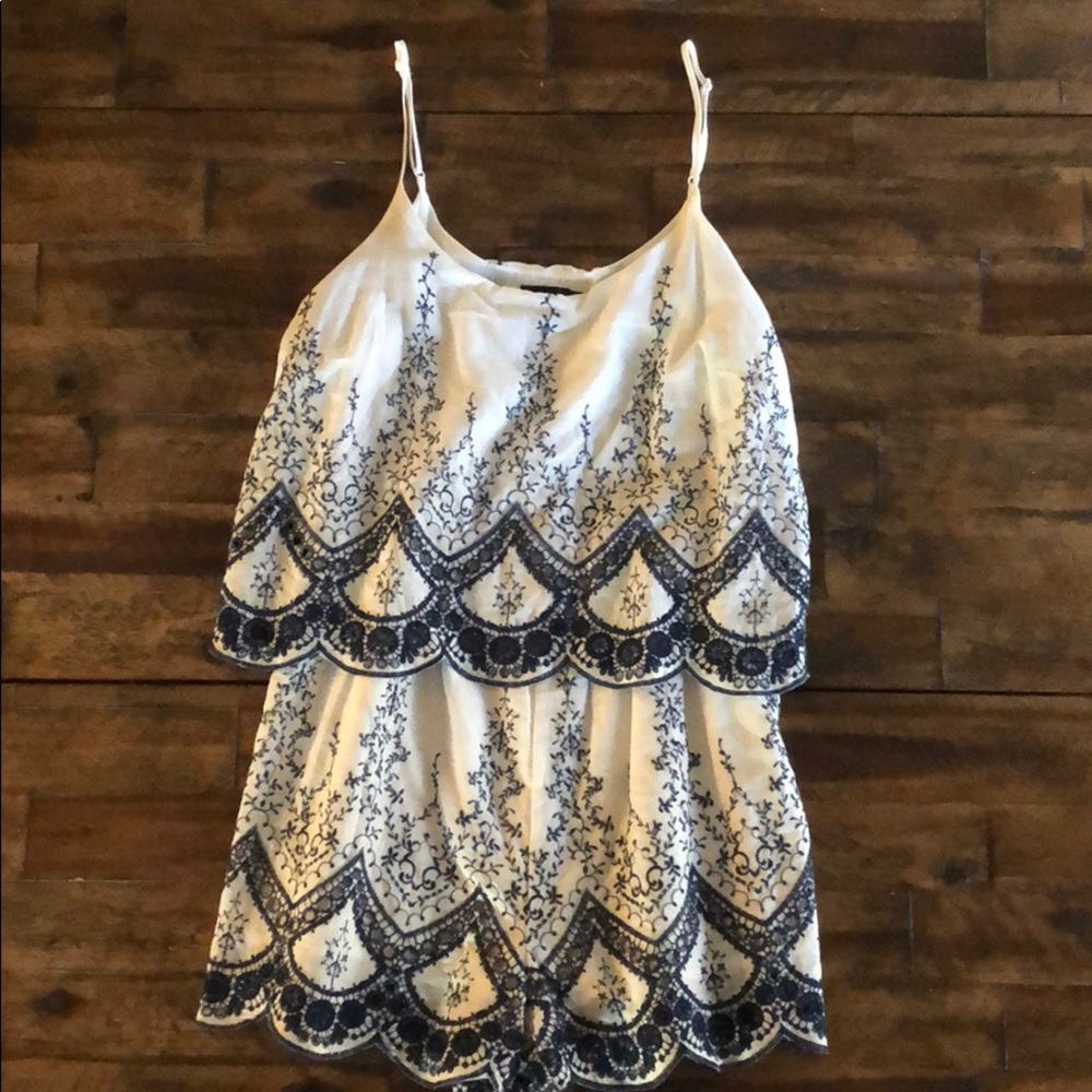 Cliche’ Romper (White & Navy)